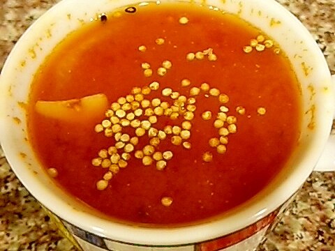 さつまいもと玉ねぎのトマトトムヤムスープ